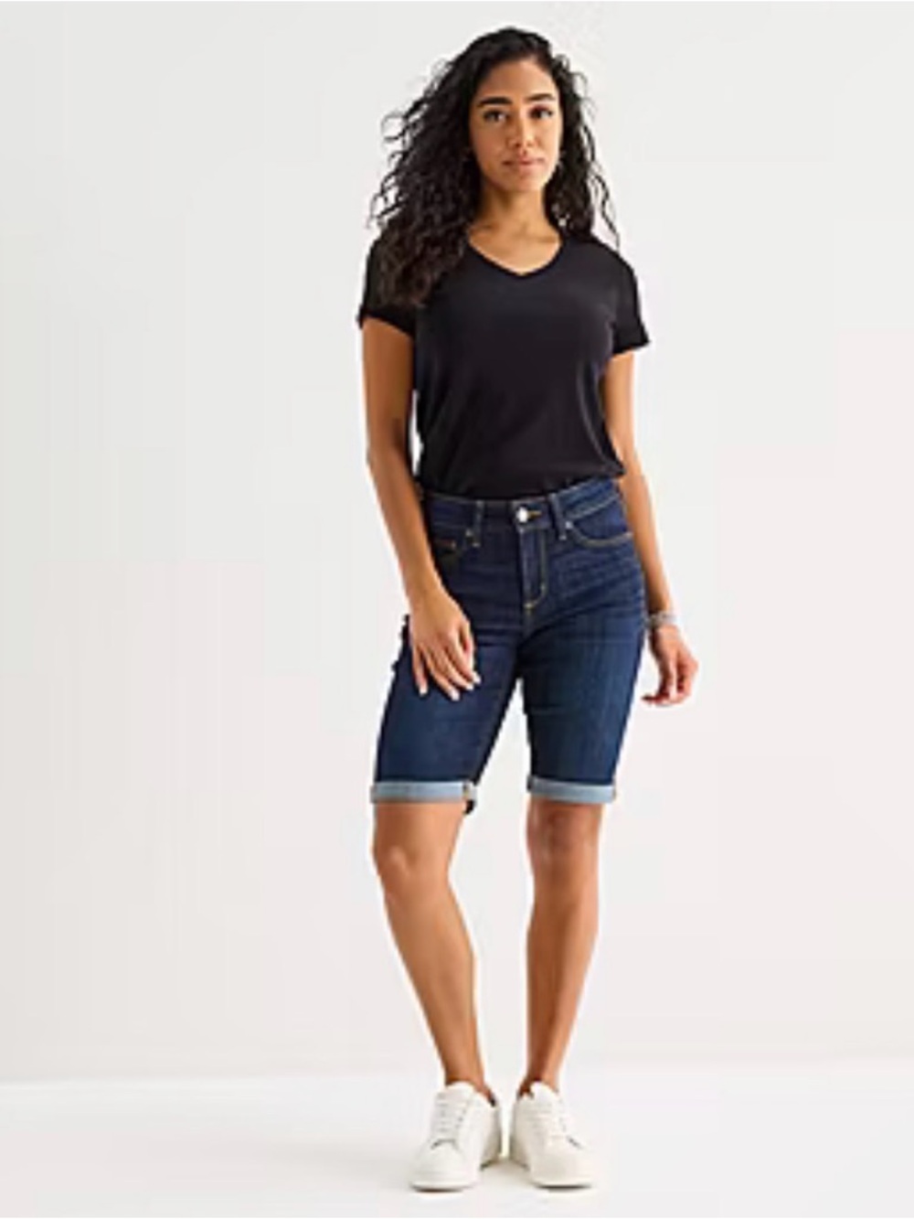 Women’s St. John's Bay Dark Blue Denim Bermuda Shorts-size 6/ 11” inseam